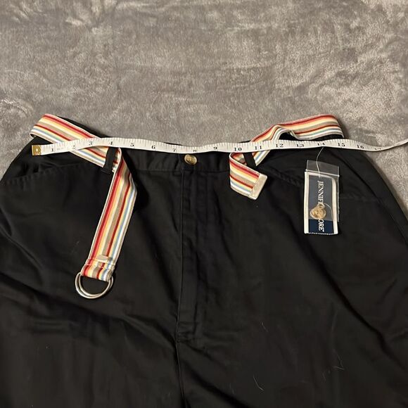 Jennifer Moore Women’s Black Shorts - Picture 4 of 6